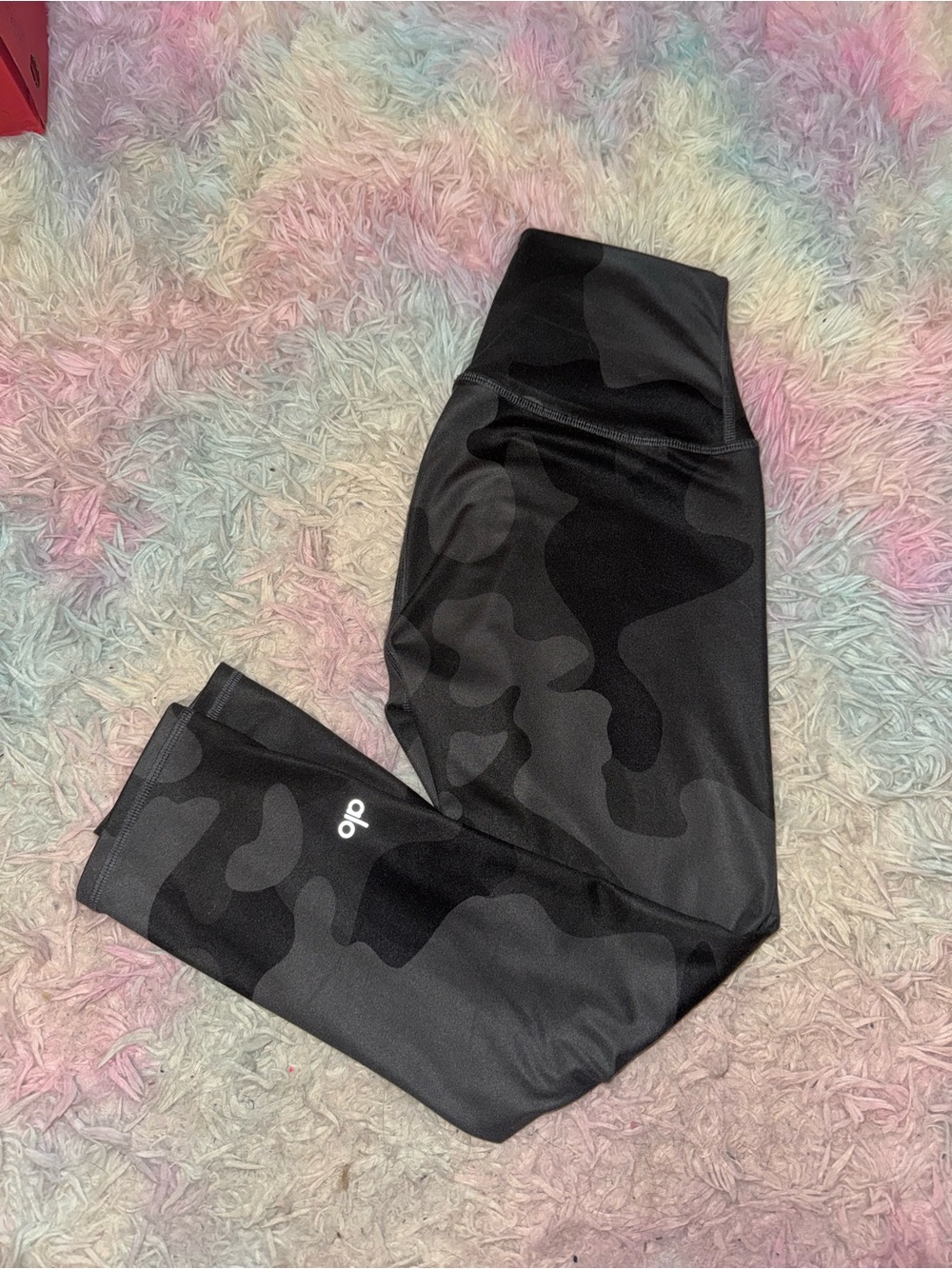 Alo Yoga Camo High Waisted Athletic Leggings - Size Small / Medium Short